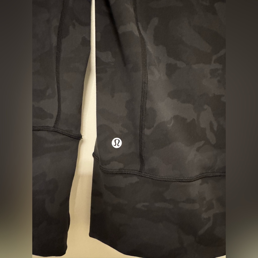 Lululemon In Stride Jacket in Incognito Black Camo - Picture 6 of 6